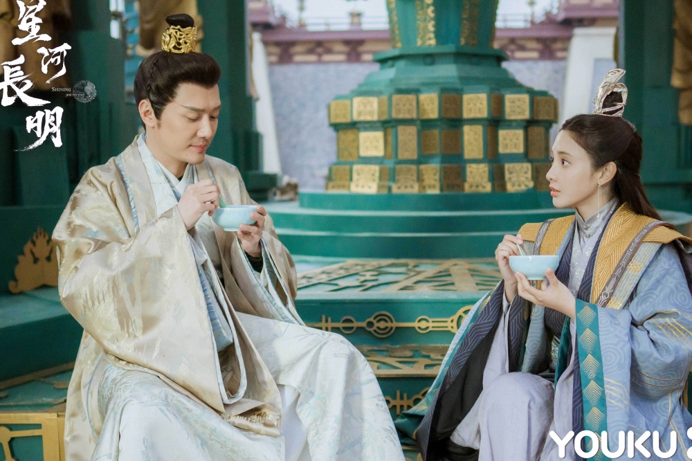 搭小12岁女星被嫌弃 冯绍峰变油腻大叔