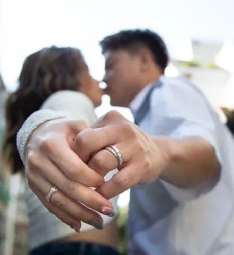 新婚2个月宣布怀孕 符琼音晒一家三口萌照