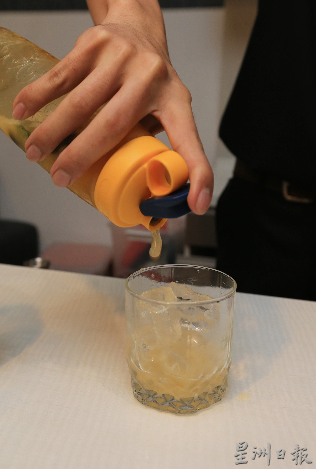 智慧王当家:在家调酒 记者:欣薇 摄影:林毅钲