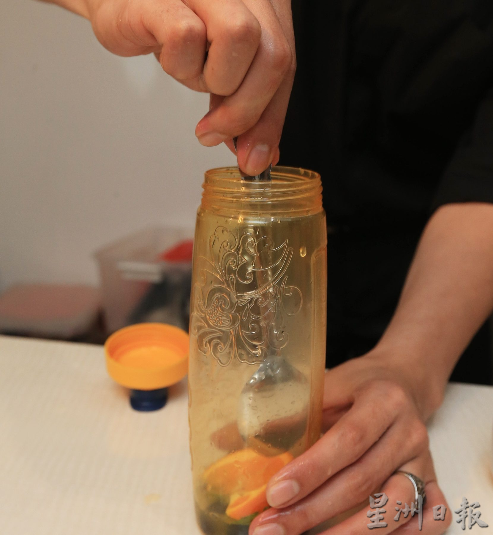 智慧王当家:在家调酒 记者:欣薇 摄影:林毅钲