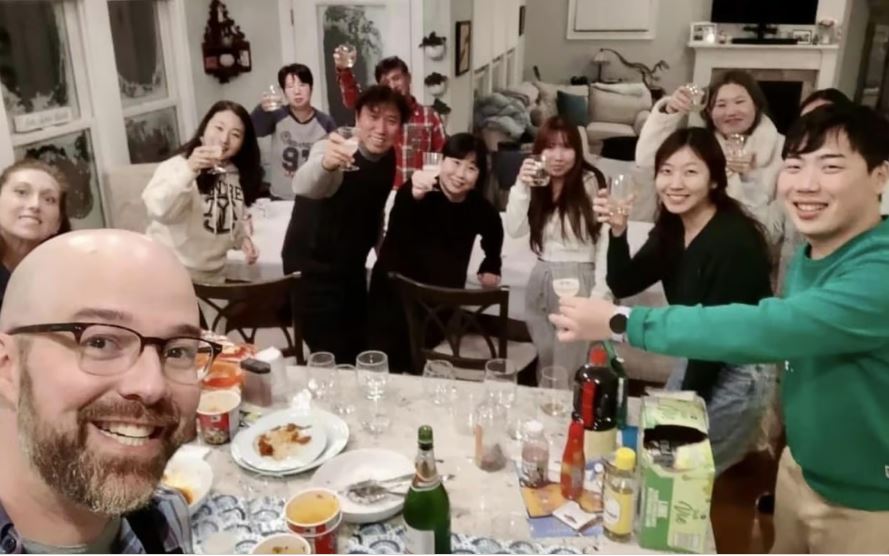 未签 拼盘/纽约暴风雪敲门声响起!好心牙医接待受困韩游客 平安夜共享辣炖鸡