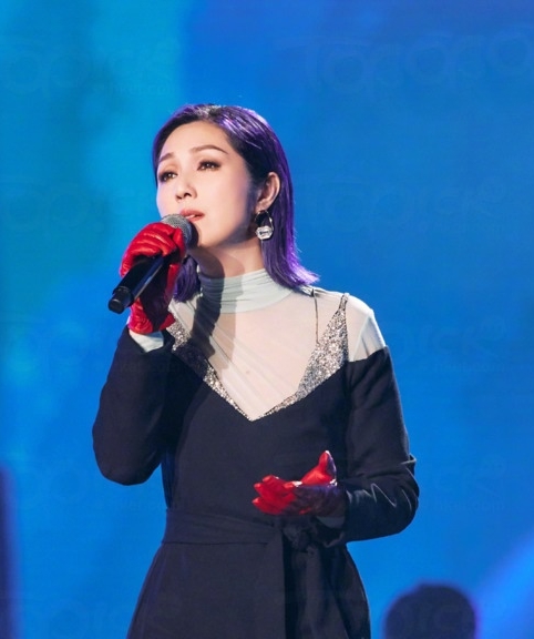 杨千嬅个唱门票滞销？　派票遭港网民嘲：没人看咩