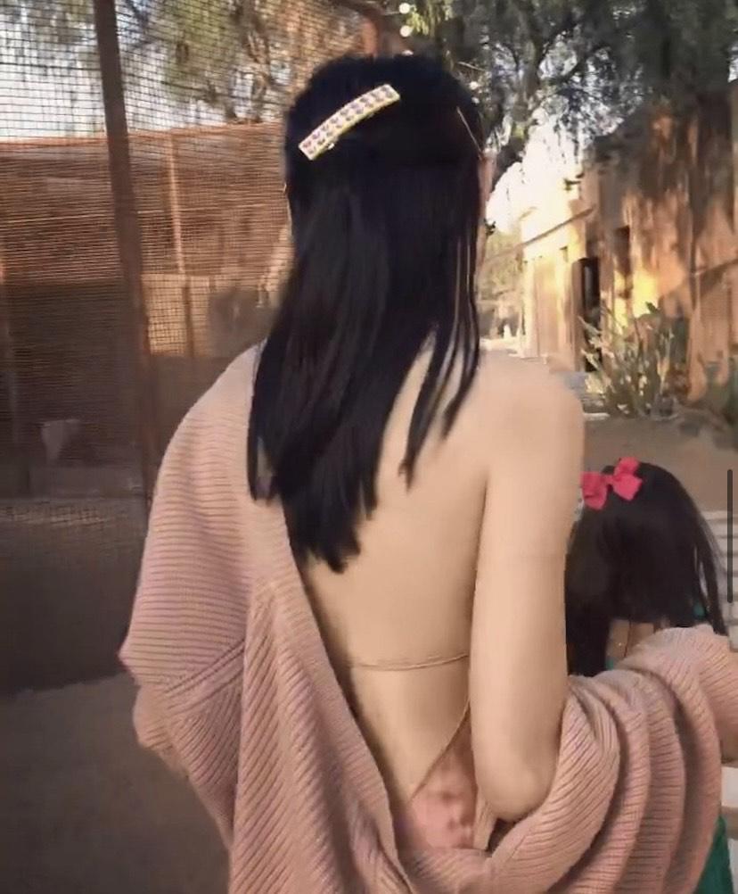 林明祯大派福利  疑真空晒白滑玉背