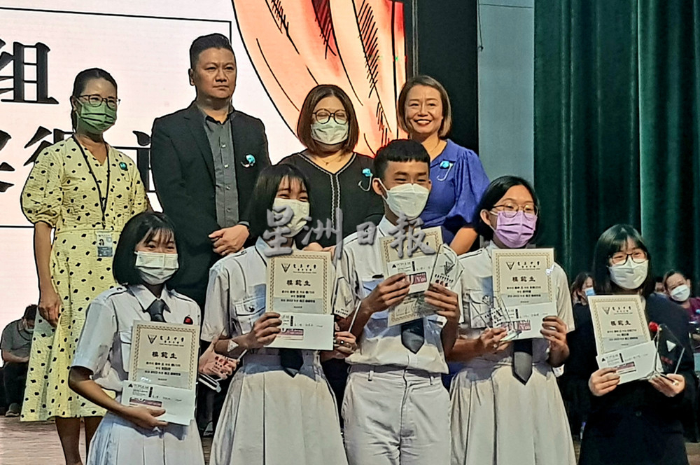 柔：新闻： 古来宽中第16届毕业典礼《逐梦列车》  ​769毕业生带著期待与梦想奔向未来