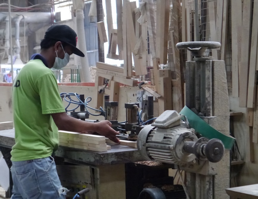 柔:社团版:新闻:麻坡家具同业商会呼吁政府慎重考虑禁止使用E2板材的法令