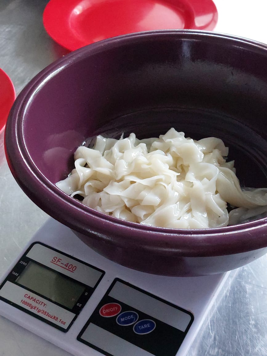 柔:食客指路(12月13日刊):急火旺炒镬气十足 居銮无招牌炒粿条好吃
