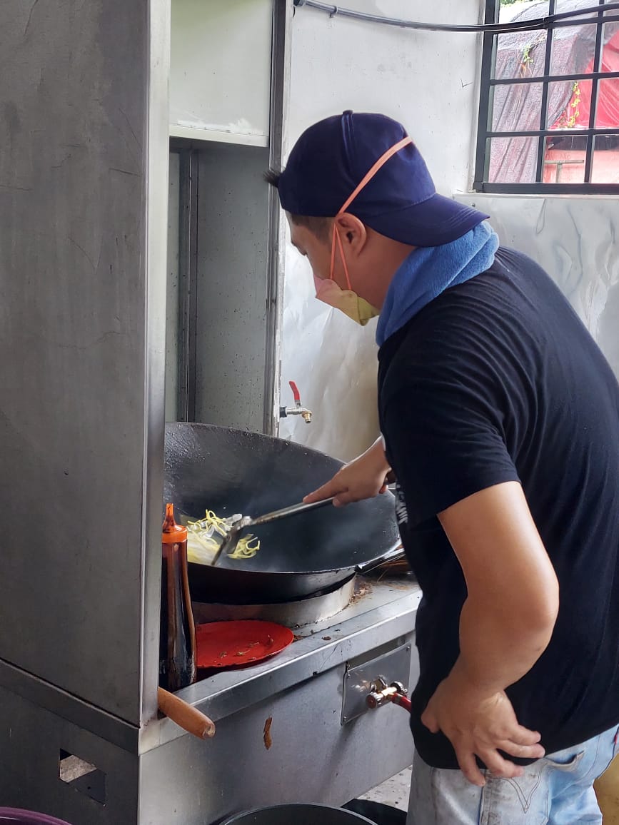 柔:食客指路(12月13日刊):急火旺炒镬气十足 居銮无招牌炒粿条好吃