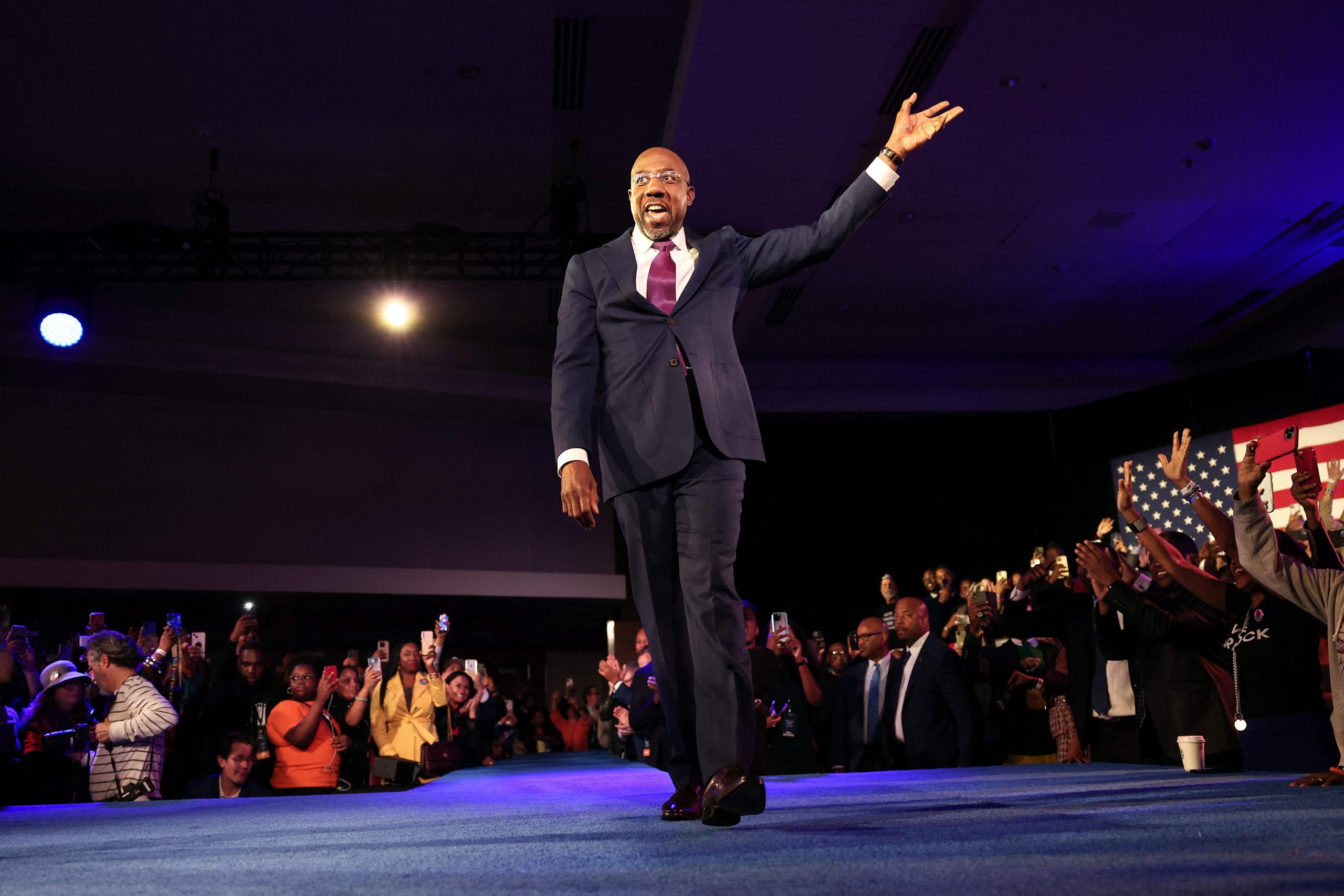 民主党赢得佐治亚州次轮投票 巩固参院优势