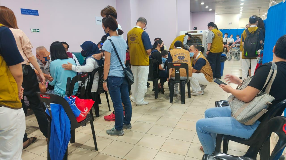 民众华小董事部文告