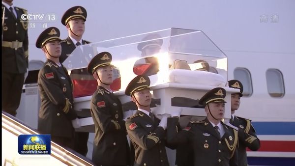 江泽民追悼大会12月6日在京举行 躺「透明棺木」移灵北京