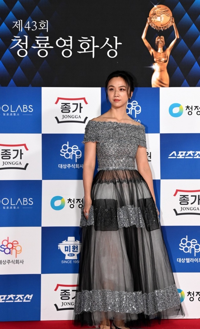 汤唯大钟奖爆冷落败 朴海日再夺影帝