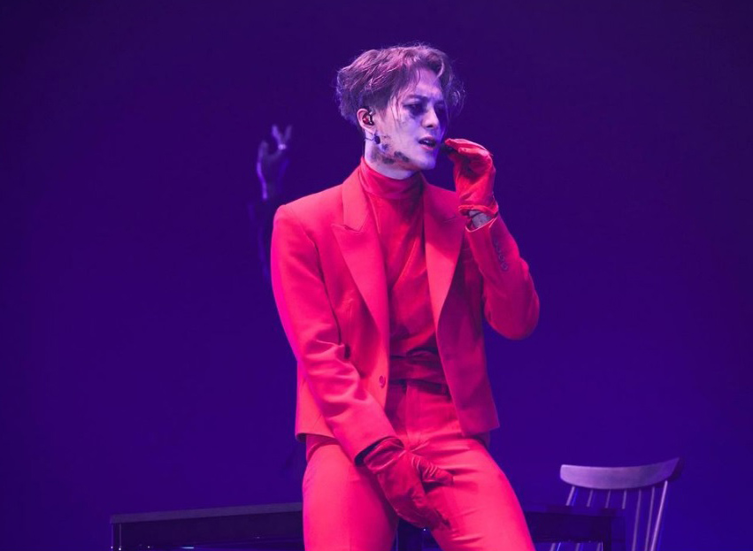 没裸没抱禁摸仅牵手  王嘉尔大马开唱当乖宝