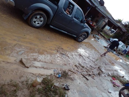 洪灾登州祈祷室严重淹水 网：祈祷垫神奇没事！