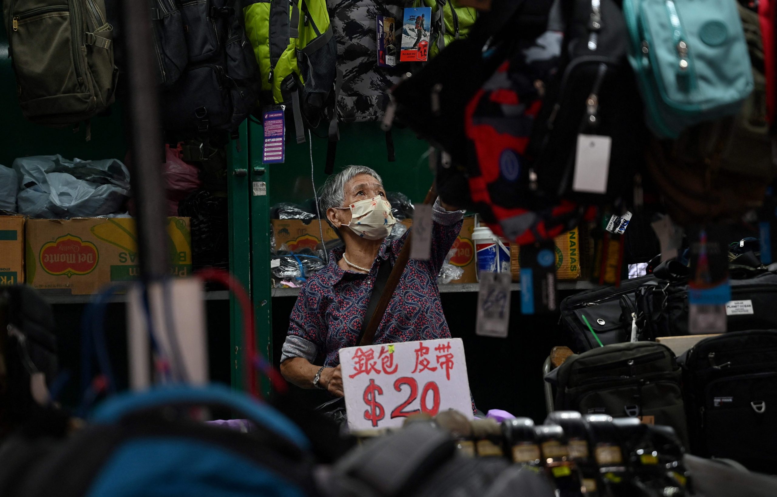 消息:香港确诊者及密接者隔离减至5日 口罩令料维持不变