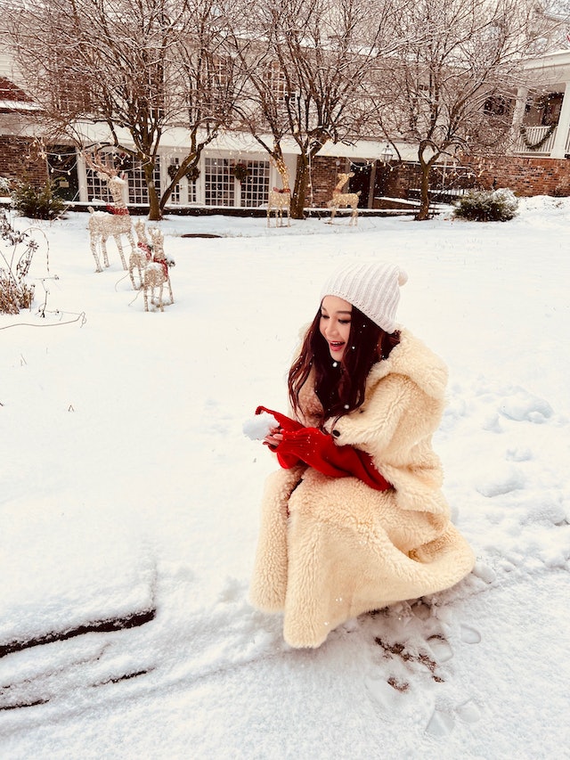 温碧霞赴美探亲过白色圣诞 晒全家福超温馨