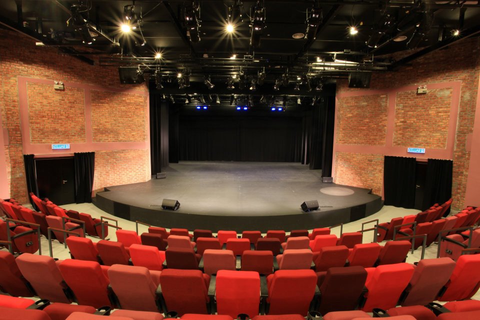 疫情后遗症浮现 表演艺术业缺舞台资金