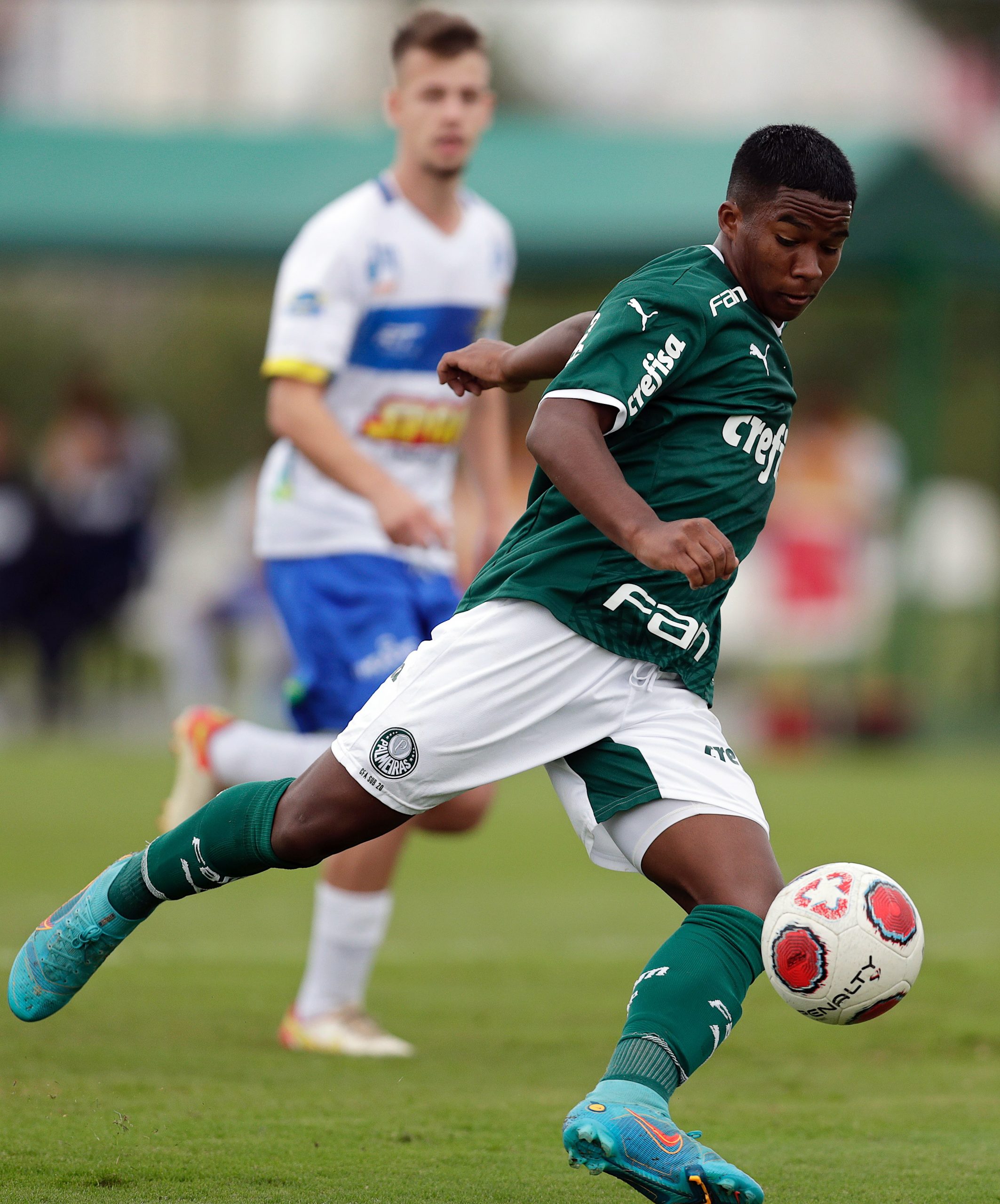 皇马3.4亿签巴西16岁新星  外星人：未来最闪耀天才