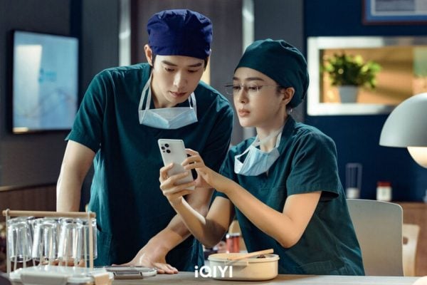 秦岚魏大勋勾手约会恋情实锤 网不忿:他凭什么