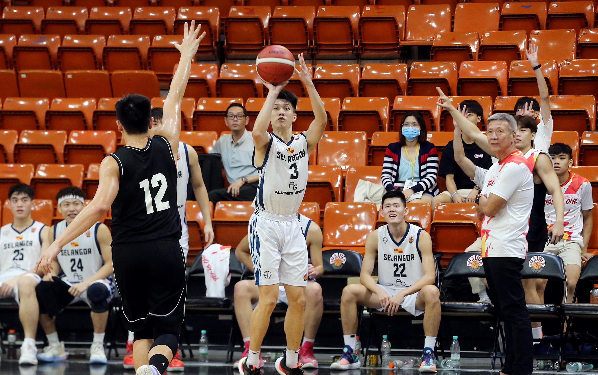 第62届元首杯全国篮球赛| 细节决定成败! 森雪争女子冠军