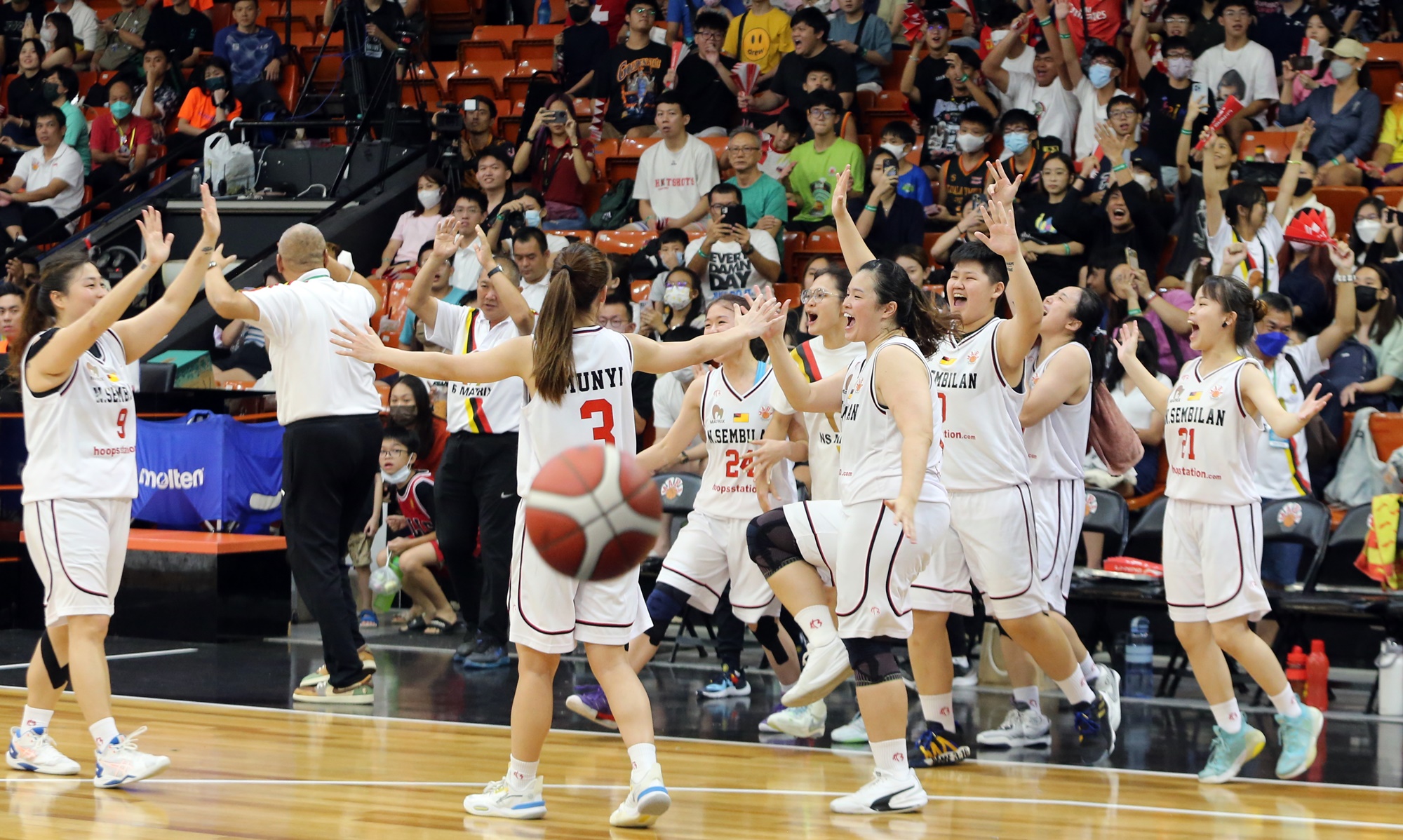 第62届元首杯全国篮球赛|生死战3分险胜雪女 森女实现3连冠