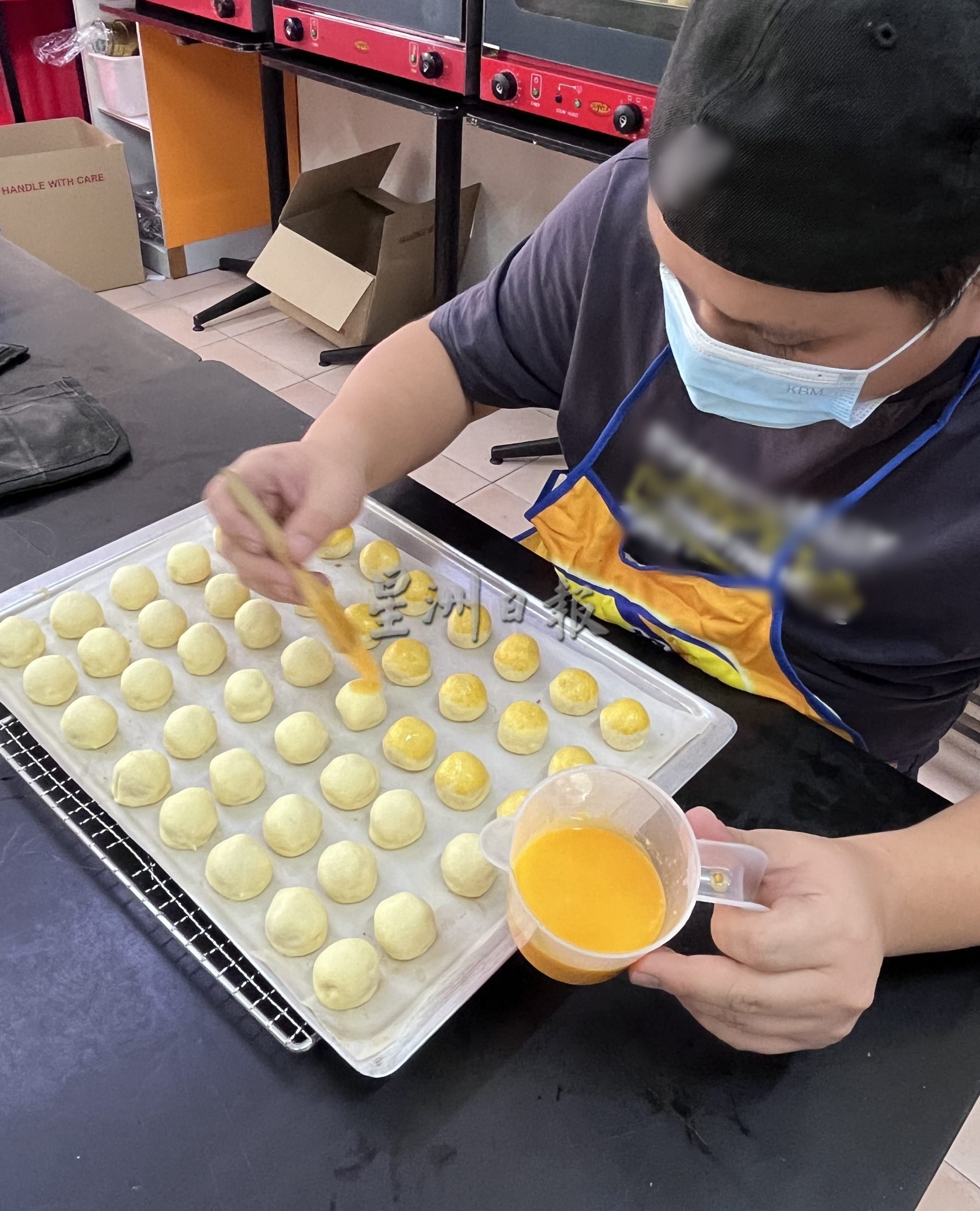 糕饼业者赶制年饼