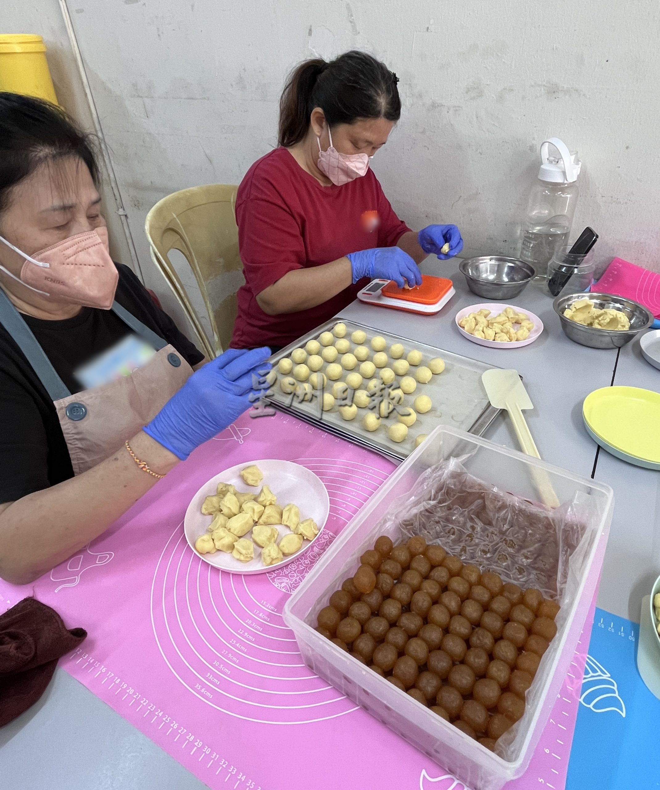 糕饼业者赶制年饼