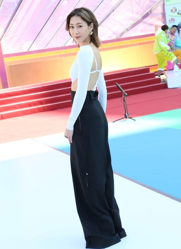 胡定欣“复活”《廉政》海报再现影 明年移师中国发展