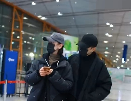 被杨幂女儿一句话气到? 刘恺威新女友无预警删光放闪片