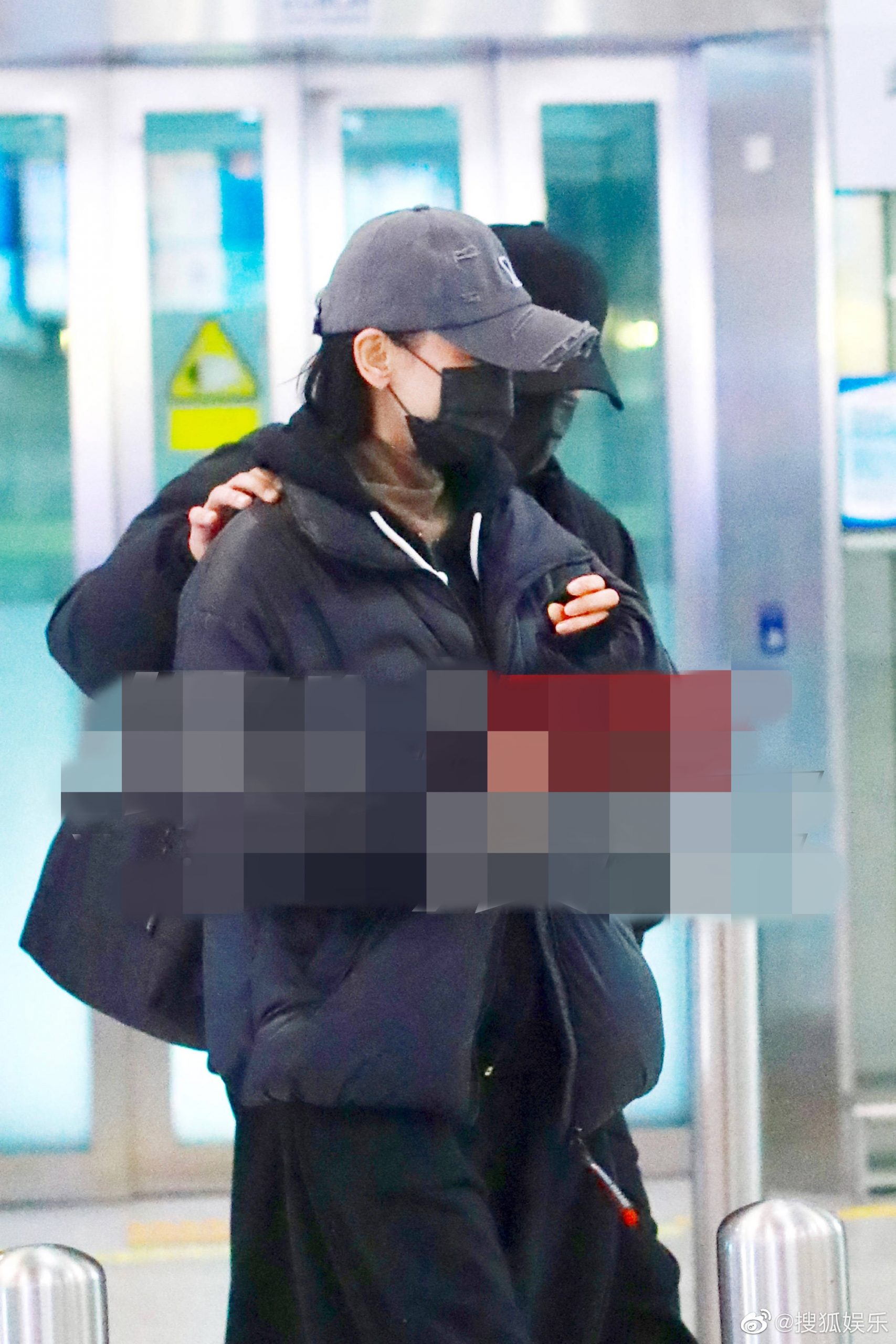 被杨幂女儿一句话气到? 刘恺威新女友无预警删光放闪片