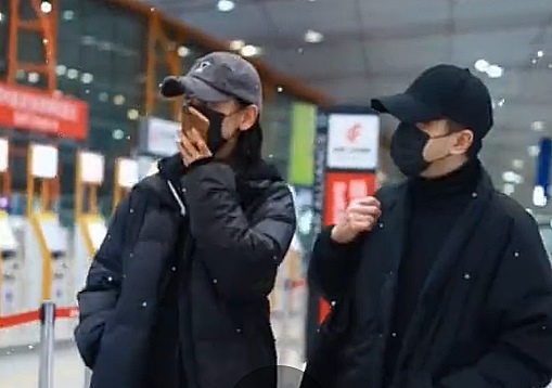 被杨幂女儿一句话气到? 刘恺威新女友无预警删光放闪片