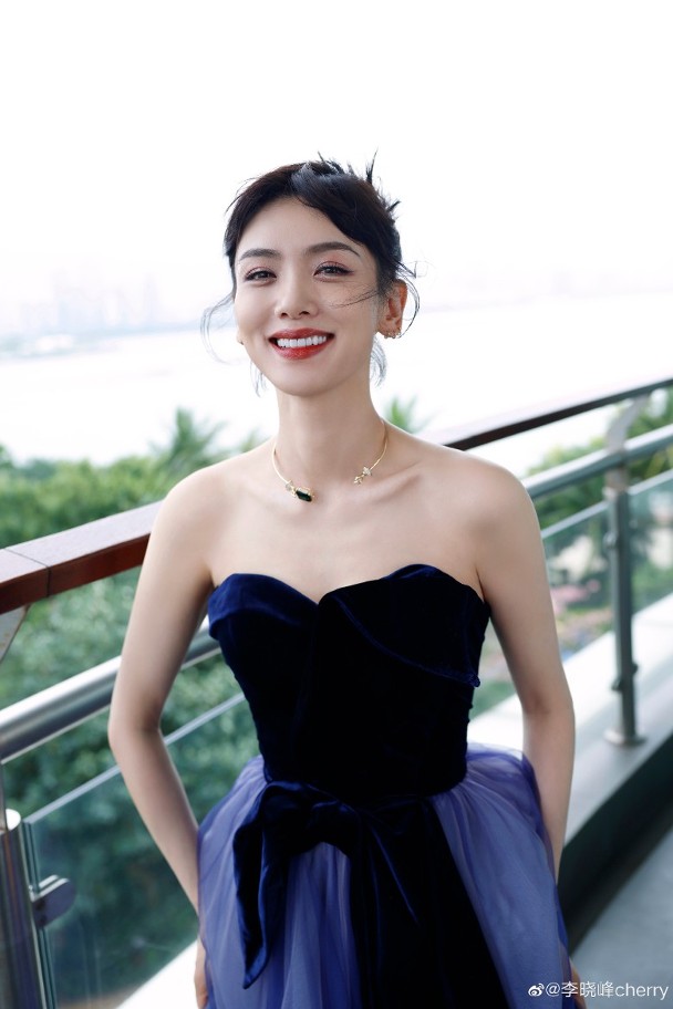 被杨幂女儿一句话气到? 刘恺威新女友无预警删光放闪片