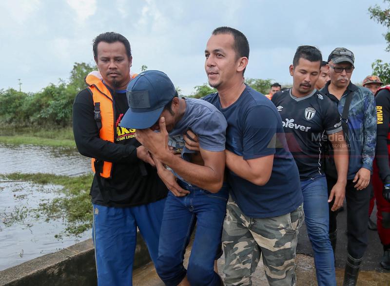 视频 |“宝贝,你一定很冷,让妈抱抱你”3岁儿溺毙 父母哭到虚脱