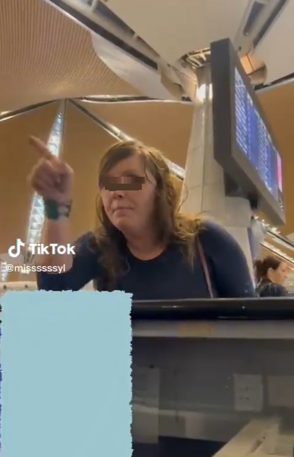 视频 | 爆粗扮鬼脸敲桌子·外国女子辱骂KLIA地勤人员！