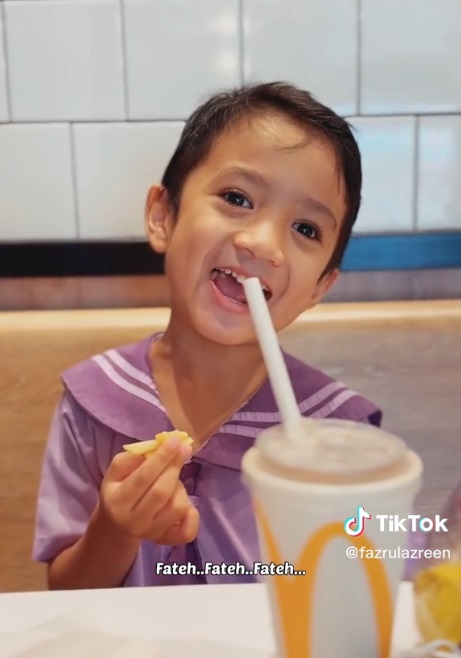 视频|6岁男孩满口流利英语能言善道 “我不当工程师医生 要当首相”