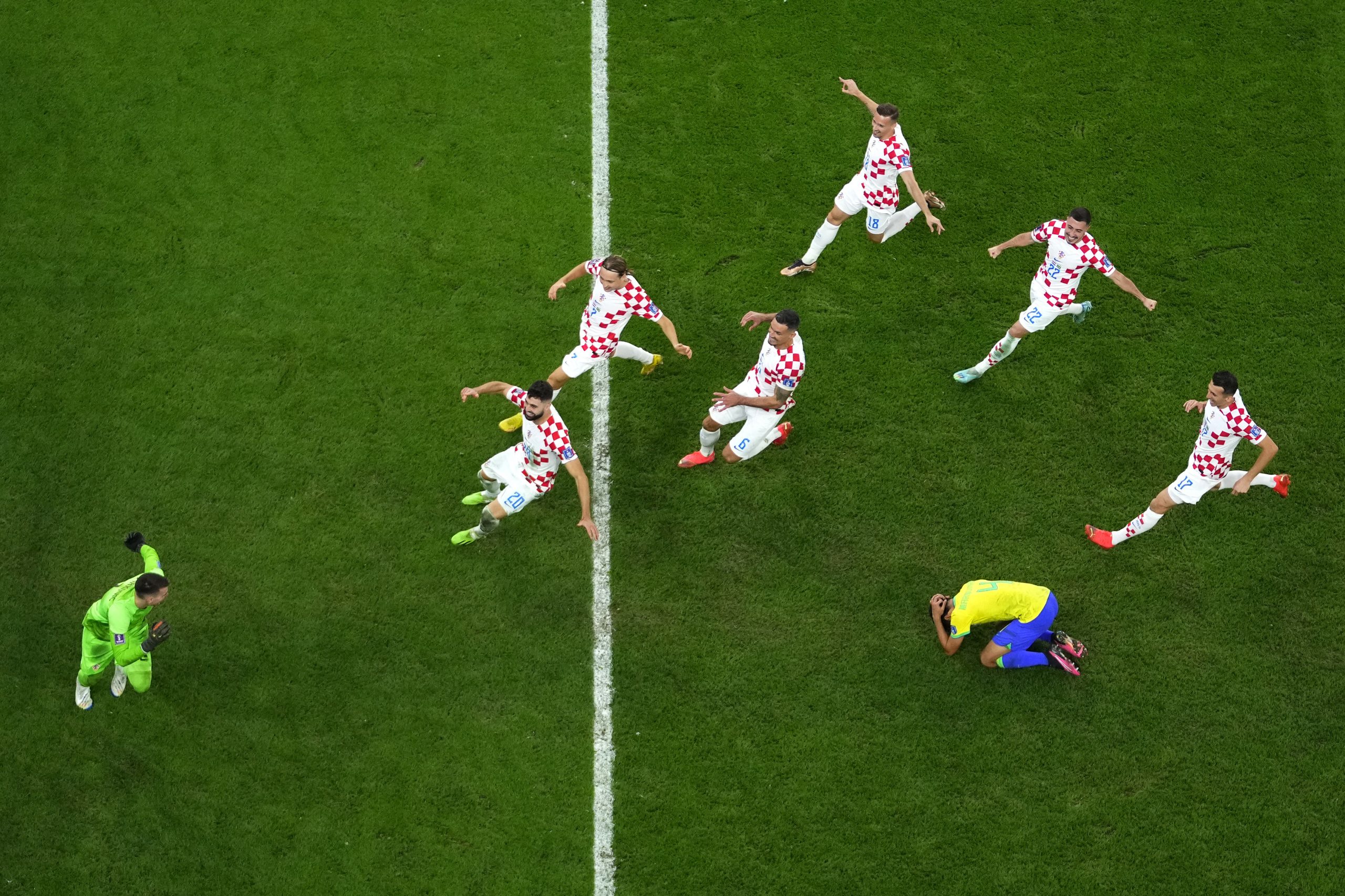 谁在上次点球战打败格子军? 中国男足也