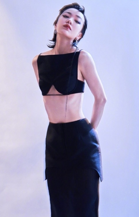 郭采洁暴瘦成纸片人 “肋骨根根凸出”吓坏网 	