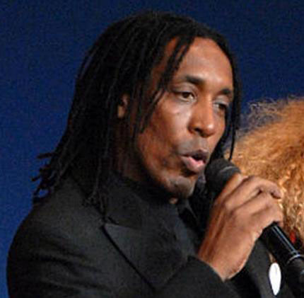 长子才走4年再丧么子 83岁天娜端纳悲贴自己黑白照