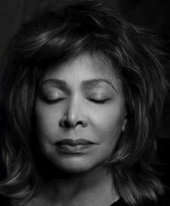 长子才走4年再丧么子 83岁天娜端纳悲贴自己黑白照