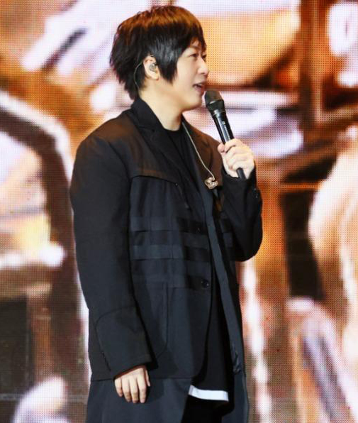 阿信狂聊梁静茹玛莎求饶   五月天大马演唱会3票价售罄 