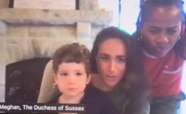 阿奇王子正面照曝光 红卷发超像老爸哈里