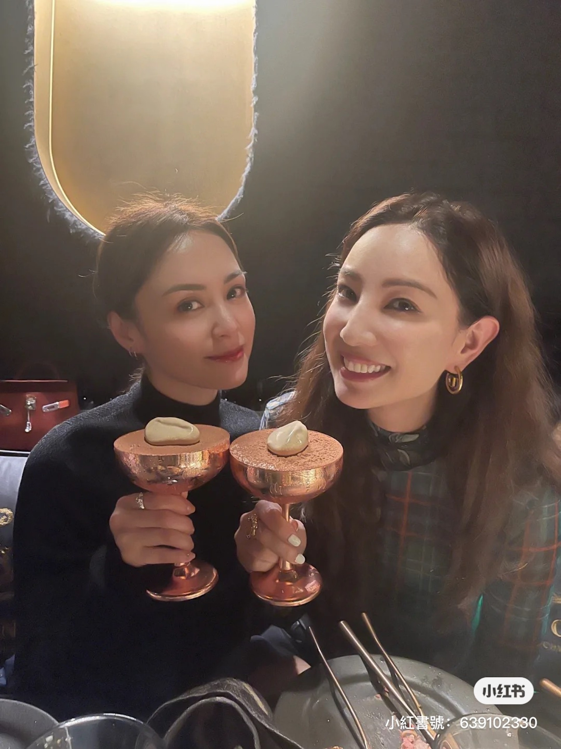 阿娇V脸竟比郑希怡小一圈 网民笑爆:公开处刑?