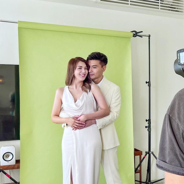 陈展鹏晒与单文柔合照　摸肚动作暗示再当爸？