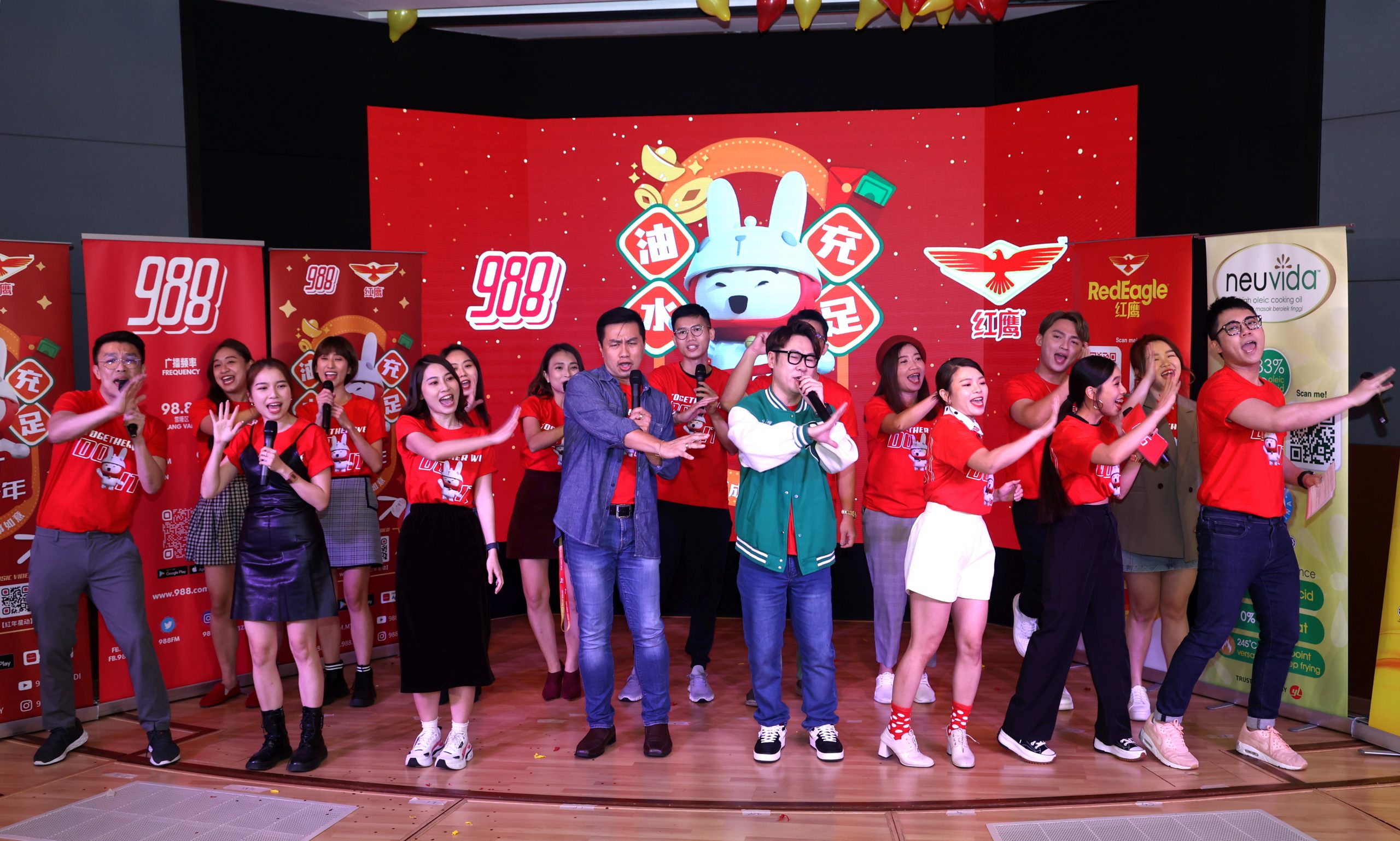 陈峰感恩每年能唱新年歌 调侃光良都没年年发专辑