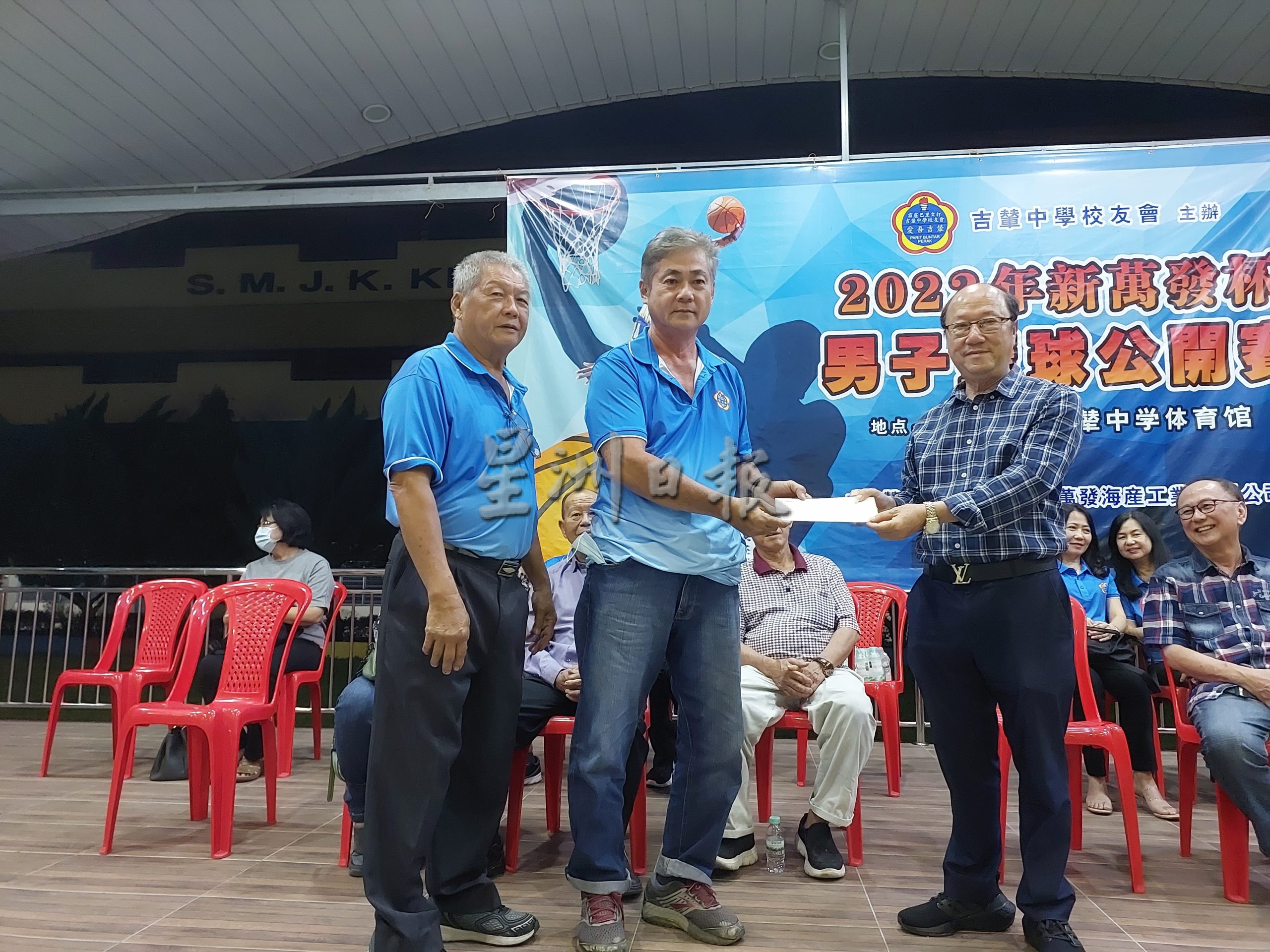 陈武南：加以训练 盼有潜质者当职业球员