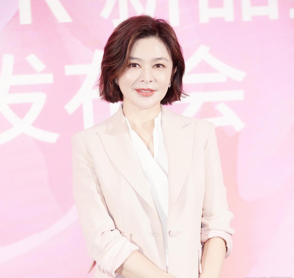 陈淑兰久违露面 被指撞脸关之琳