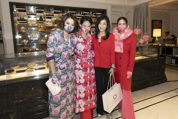 陈淑兰久违露面 被指撞脸关之琳