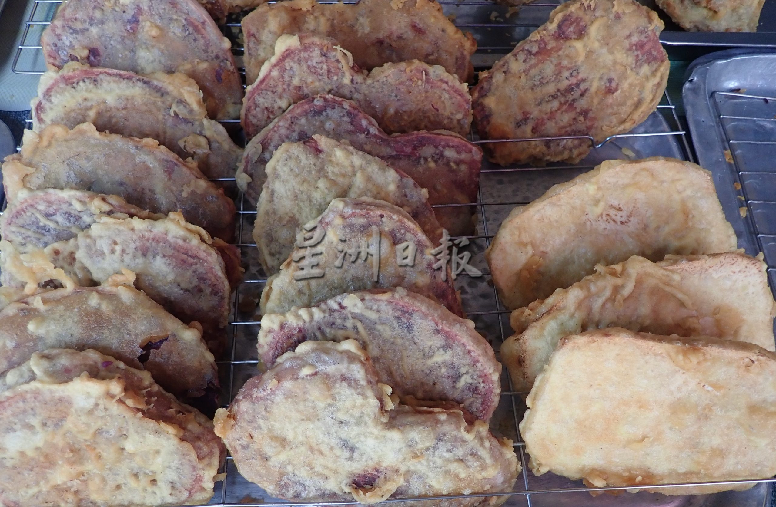 霹:18日见报/封底主文或版头/【人气美食】十八丁炸虾饼