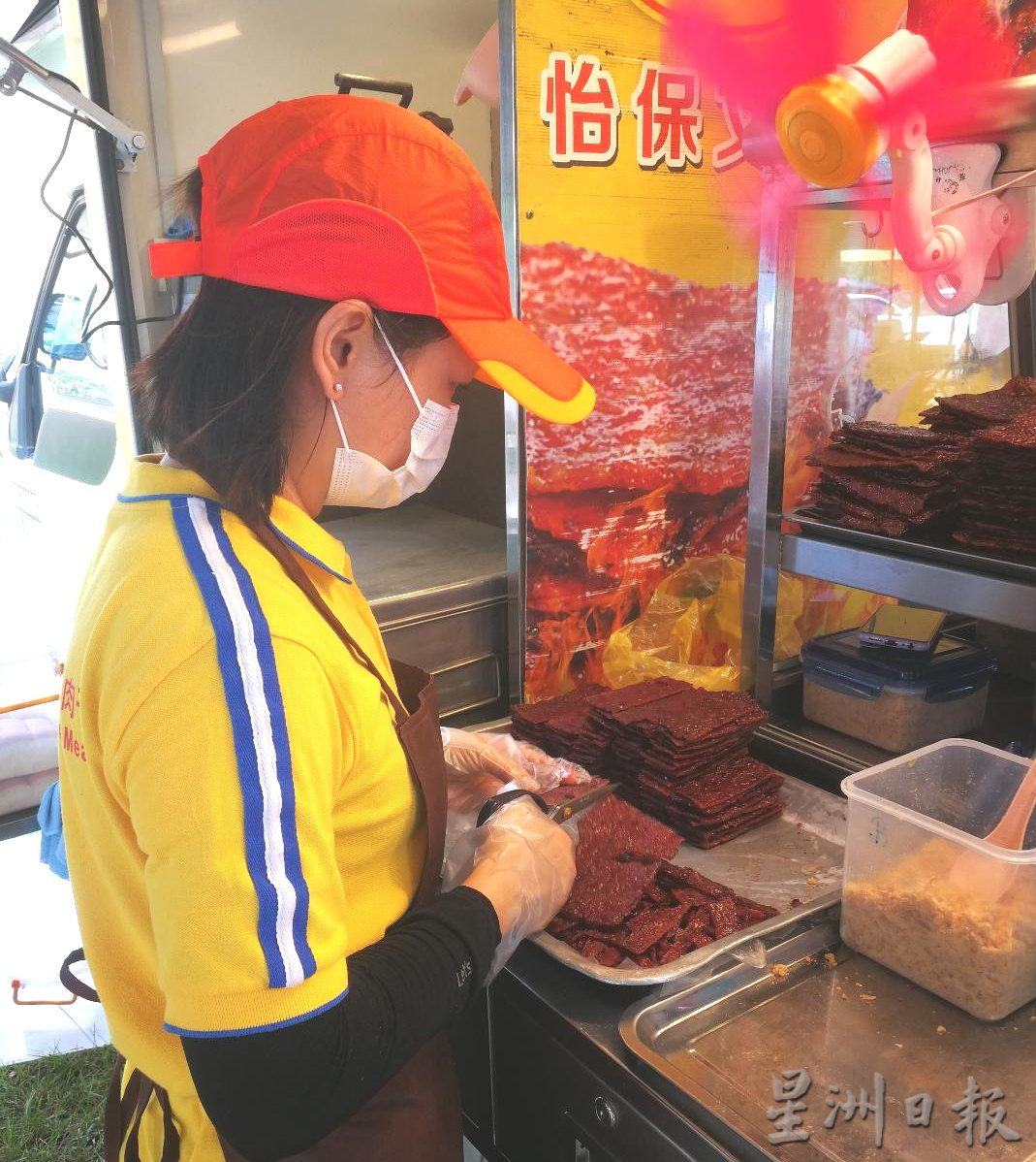 霹:备稿/市集人潮多