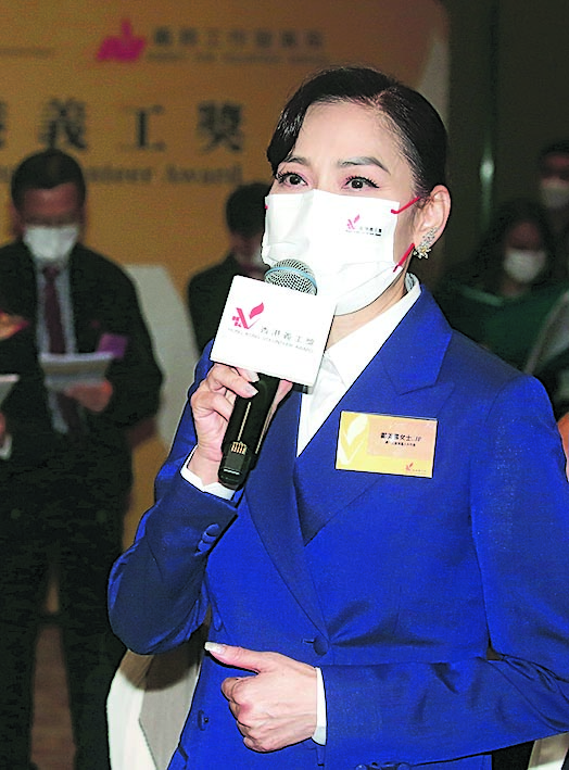 黎诺懿获杰出义工奖 深信幸福非必然