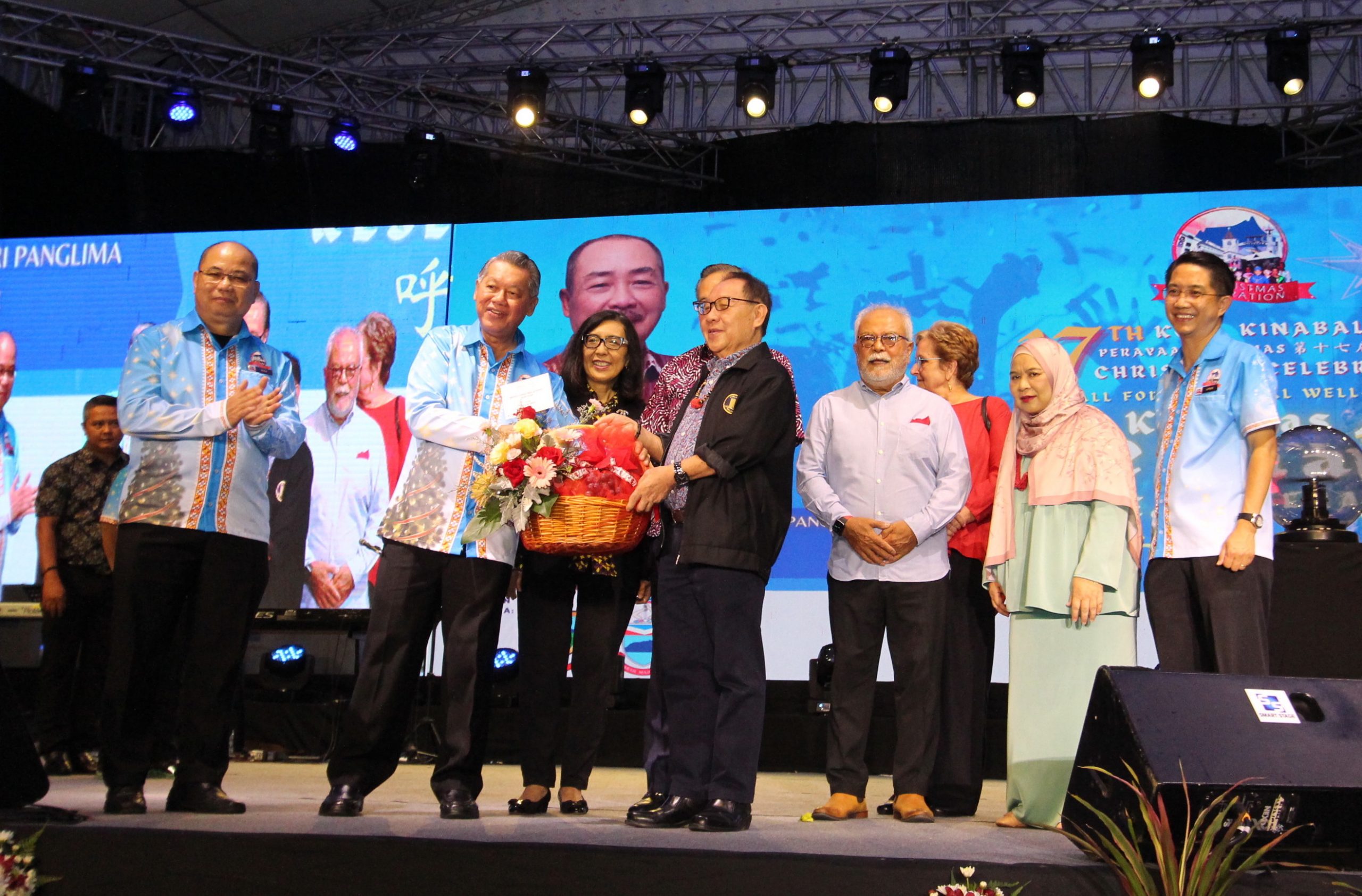 （1/2亚庇圣诞）哈芝芝吁抛开分歧 巩固人民团结